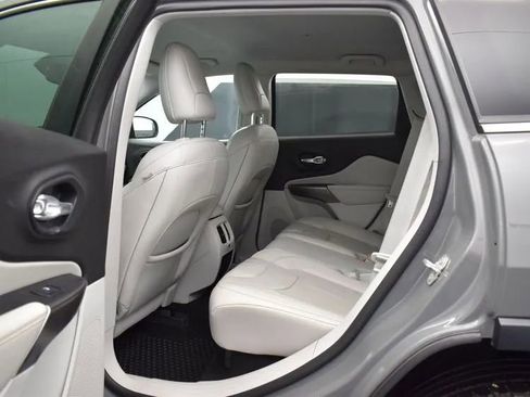 Used 2020 Jeep Cherokee Limited image 15