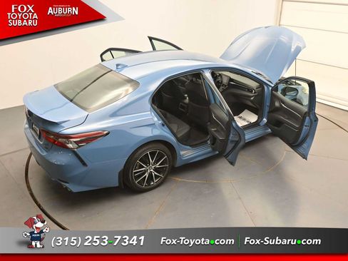 Used 2024 Toyota Camry SE w/ Cold Weather Package FWD image 38