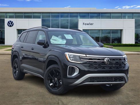New 2026 Volkswagen Atlas Peak Edition image 1