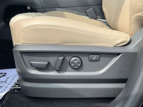 New 2025 Nissan Armada Platinum Reserve image 22