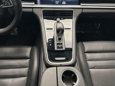 Used 2018 Porsche Panamera 4 image 21