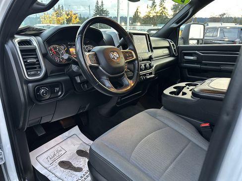 Used 2024 RAM 3500 Big Horn image 9