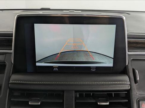 Used 2023 Chevrolet Suburban Premier image 31