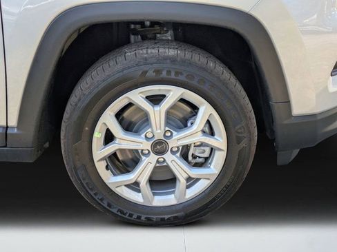 New 2026 Jeep Compass Latitude AWD/4WD image 9