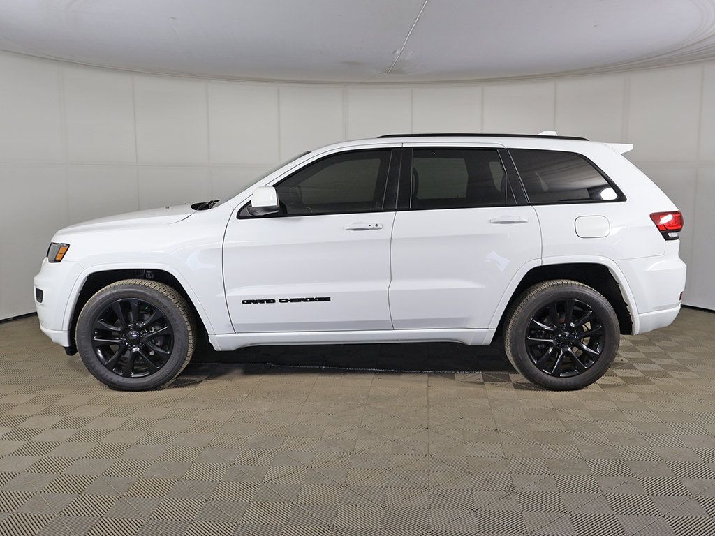 Used 2020 Jeep Grand Cherokee Altitude AWD/4WD image 13
