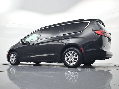 Used 2022 Chrysler Pacifica Touring-L FWD image 47