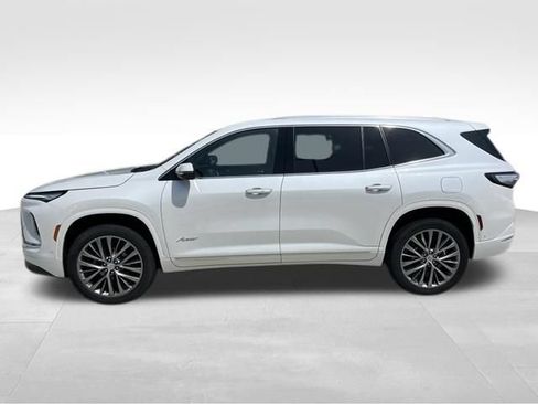 Used 2025 Buick Enclave Avenir w/ Super Cruise Package AWD/4WD image 5