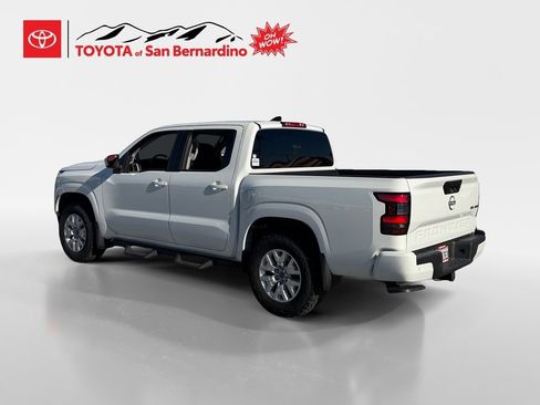 Used 2023 Nissan Frontier SV w/ Technology Package image 3
