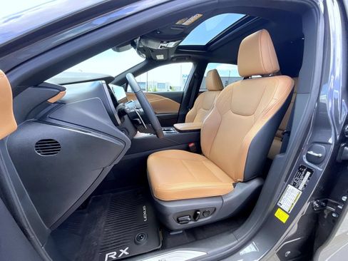 Used 2025 Lexus RX 350 Premium w/ Convenience Package AWD/4WD image 11