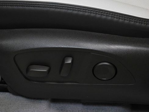 Used 2024 GMC Acadia Denali image 35