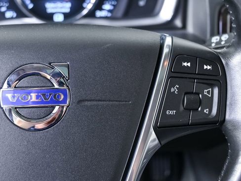 Used 2016 Volvo XC70 T5 Premier w/ Proximity Package AWD/4WD image 11