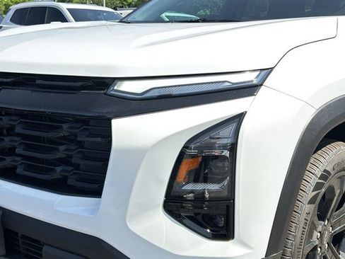 New 2026 Chevrolet Equinox LT w/ Convenience Package II AWD/4WD image 16