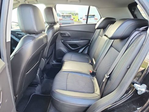 Used 2019 Chevrolet Trax LT w/ LT Convenience Package FWD image 26