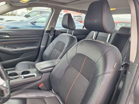 Used 2019 Nissan Altima 2.5 SR w/ SR Premium Package FWD image 11