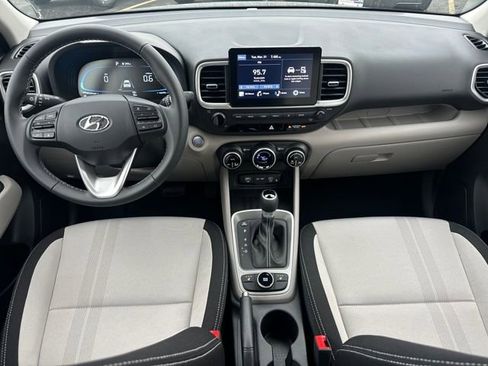 New 2026 Hyundai Venue SEL FWD image 17