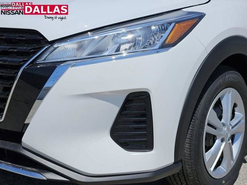 New 2025 Nissan Kicks Play S image 5