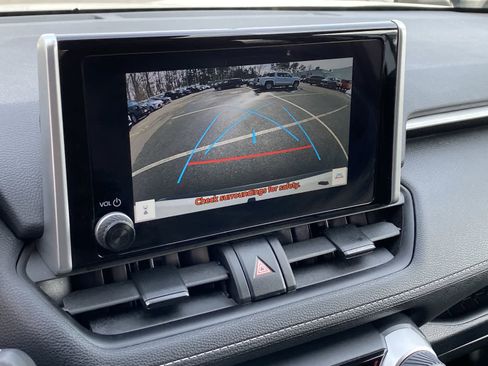 Used 2025 Toyota RAV4 XLE w/ Convenience Package image 31