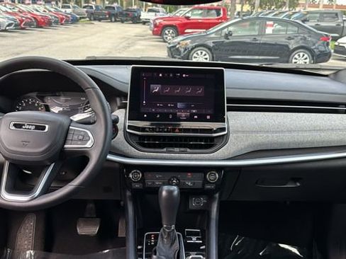 Used 2024 Jeep Compass Latitude image 13