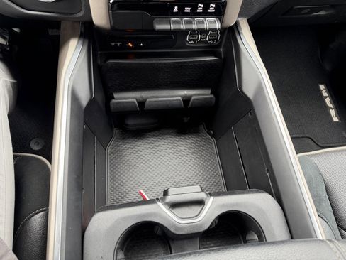 Used 2019 RAM 1500 Laramie image 29