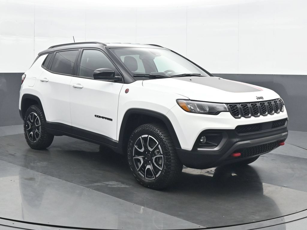 Used 2026 Jeep Compass Trailhawk AWD/4WD image 9