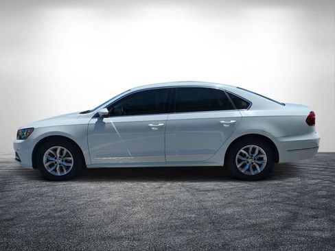 Used 2017 Volkswagen Passat 1.8T S FWD image 7