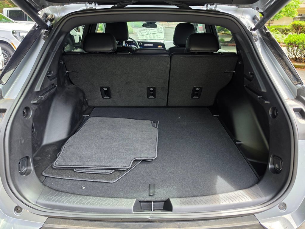 New 2026 Chevrolet Equinox EV LT AWD/4WD image 14