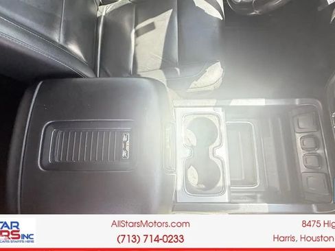 Used 2019 GMC Sierra 2500 SLT w/ Duramax Plus Package AWD/4WD image 25