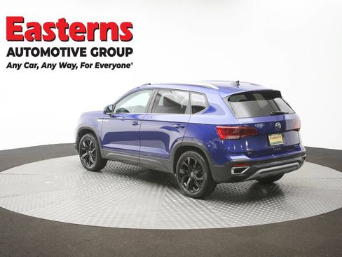 Used 2022 Volkswagen Taos SE w/ Panoramic Sunroof Package FWD image 64