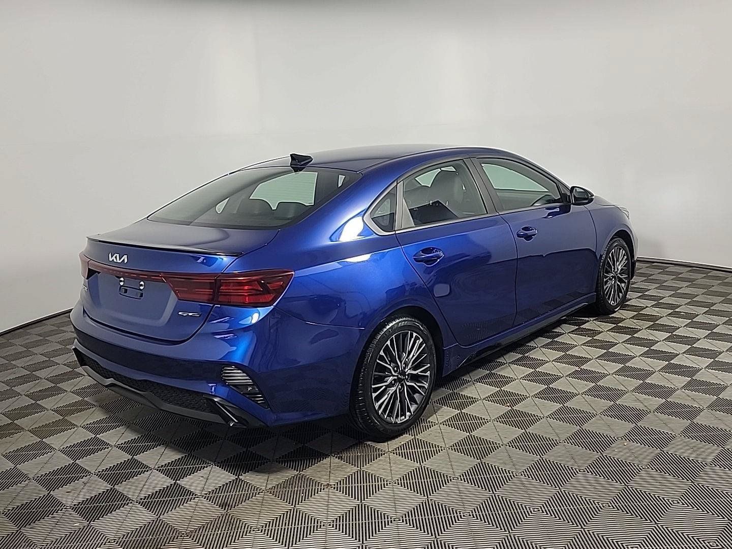 Certified 2024 Kia Forte GT-Line FWD image 4