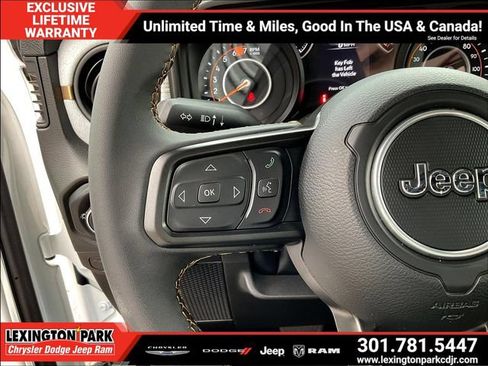 Used 2025 Jeep Wrangler Unlimited Sport AWD/4WD image 11