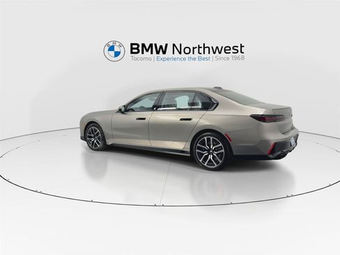 Used 2025 BMW 760i xDrive w/ Premium Package AWD/4WD image 12