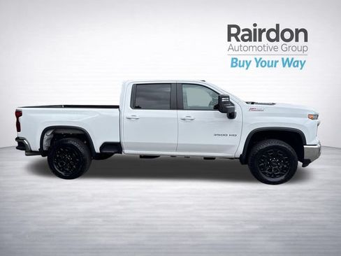 Used 2024 Chevrolet Silverado 3500 LT w/ Safety Package AWD/4WD image 8
