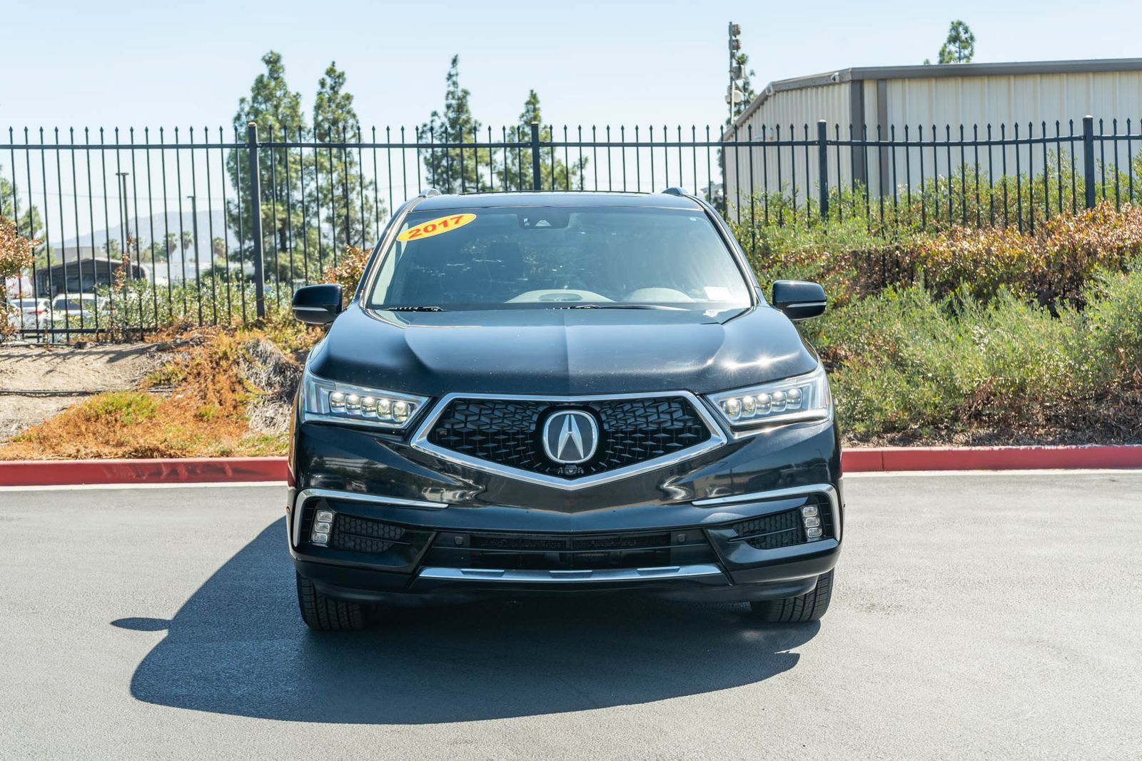 Used 2017 Acura MDX w/ Advance Package FWD image 2