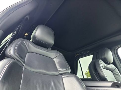 Used 2023 Lincoln Navigator L Reserve w/ Monochromatic Package AWD/4WD image 18