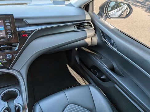 Used 2022 Toyota Camry SE FWD image 18