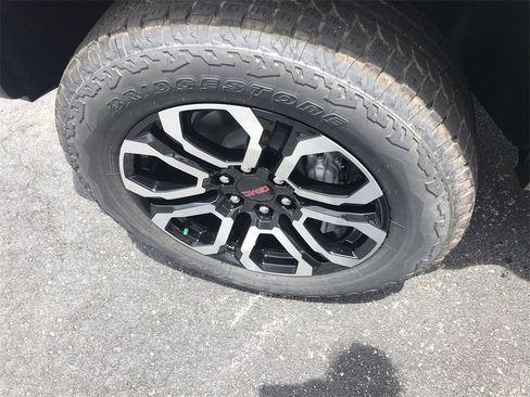 New 2025 GMC Canyon AT4 w/ Nightfall Edition image 10