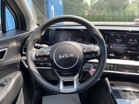 Used 2023 Kia Sportage LX image 16