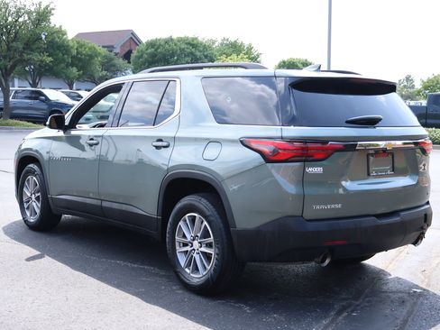 Used 2023 Chevrolet Traverse LT FWD image 7