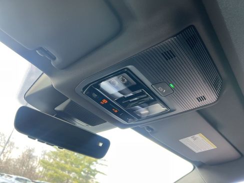 New 2026 Volkswagen Tiguan SE R-Line image 22