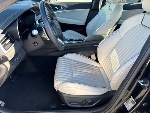 Used 2025 Genesis G70 2.5T w/ Sport Prestige Package image 9