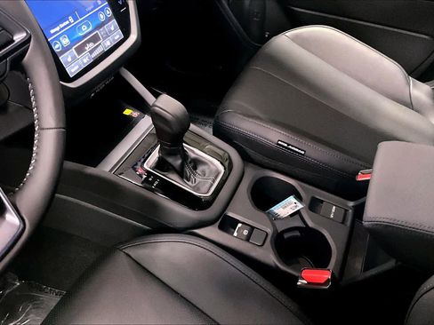 Used 2025 Subaru Forester Limited AWD/4WD image 17