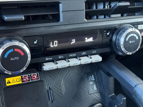 Used 2024 Toyota Tacoma TRD Sport w/ TRD Sport Upgrade Package image 22