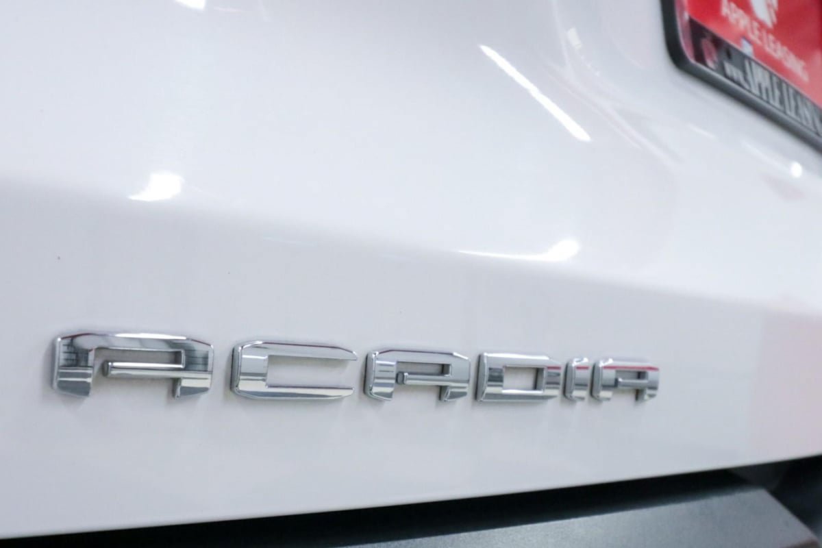Used 2023 GMC Acadia AT4 w/ Technology Package AWD/4WD image 32