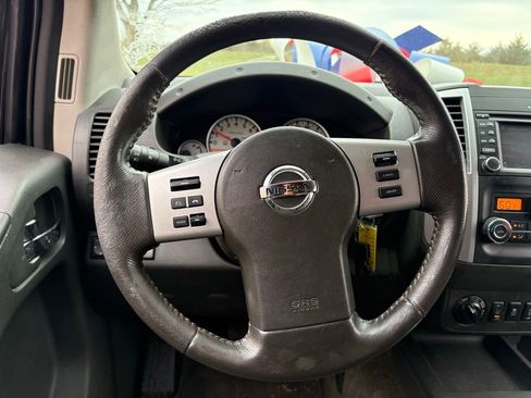 Used 2018 Nissan Frontier PRO-4X image 18