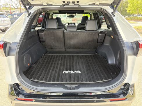 Used 2020 Toyota RAV4 XSE image 30