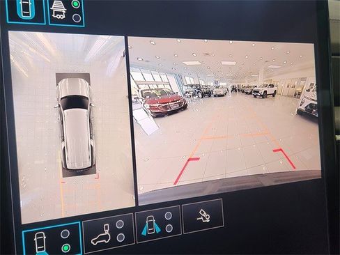 Certified 2025 GMC Yukon XL Denali image 21