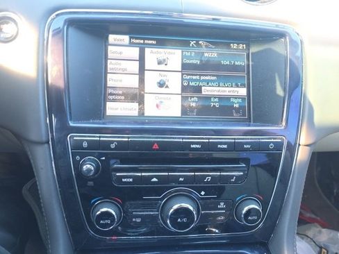 Used 2012 Jaguar XJ L image 18