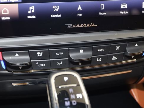 Used 2023 Maserati Quattroporte Modena Q4 image 44