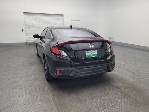 Used 2017 Honda Civic Touring image 6