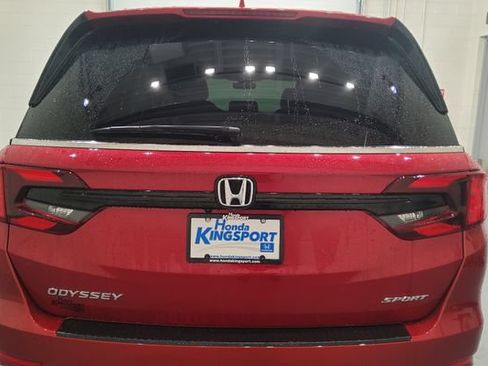 Used 2024 Honda Odyssey Sport image 6